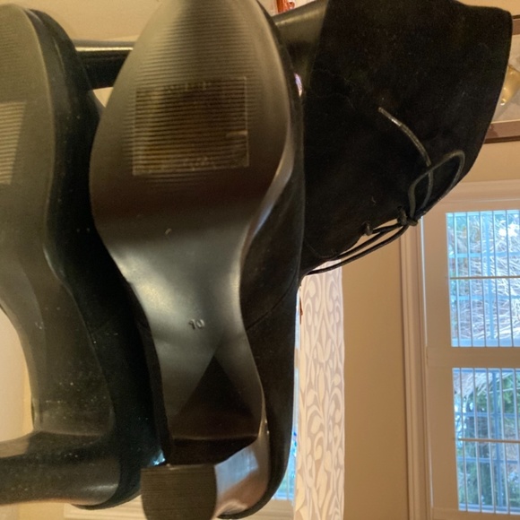 Black suede bootie. - Picture 2 of 2